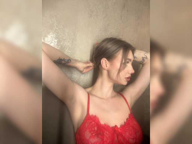 Linaaa's BongaCams show and profile