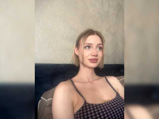 Linaaa's BongaCams show and profile