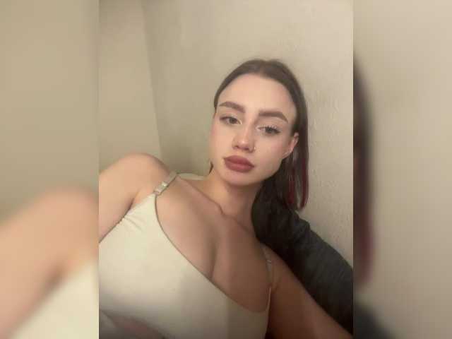 Linaaa's BongaCams show and profile