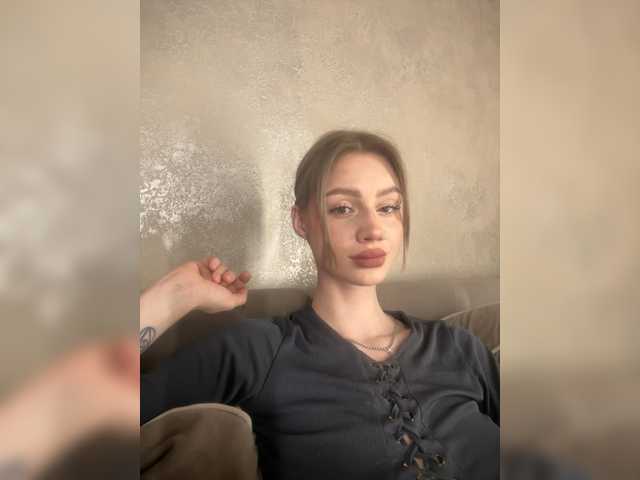 Linaaa's BongaCams show and profile