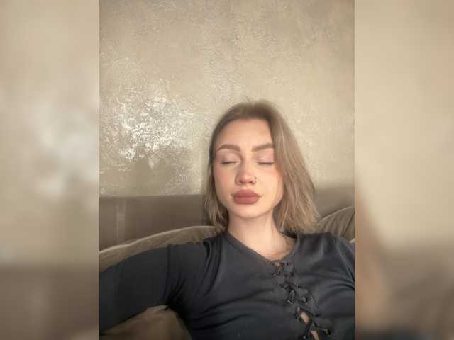 Linaaa's BongaCams show and profile