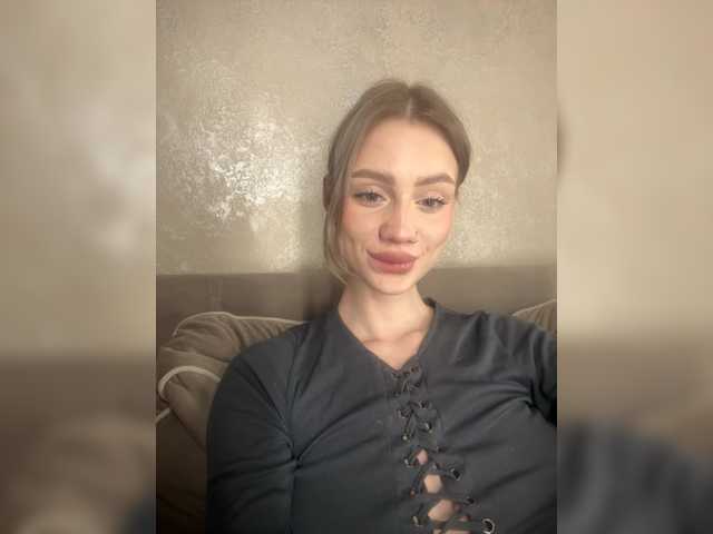 Linaaa's BongaCams show and profile