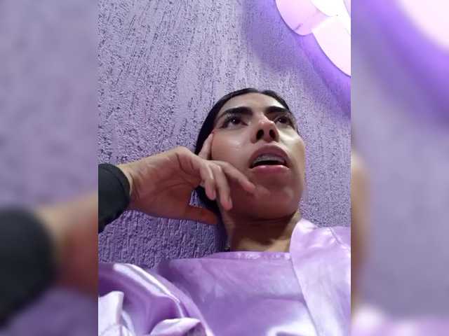 MaiaWatson live cam profile