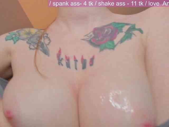 SquirtPrincess webcam