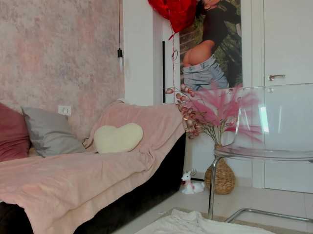 Erikabeee1 Live Cam on BongaCams