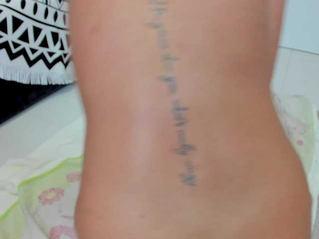 Erikabeee1's BongaCams show and profile