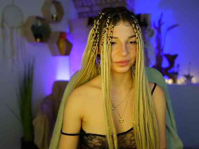 AliceeKiss