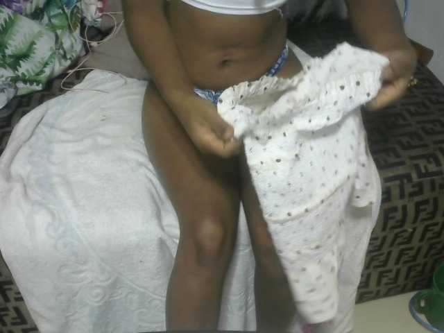 Maha19x's BongaCams show and profile