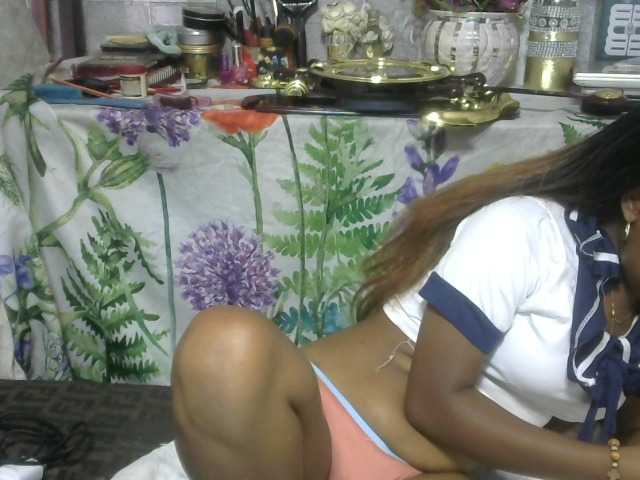 Maha19x's BongaCams show and profile