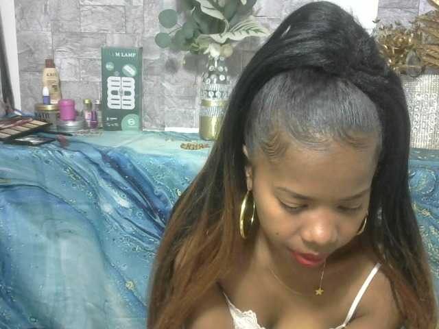 Maha19x's BongaCams show and profile