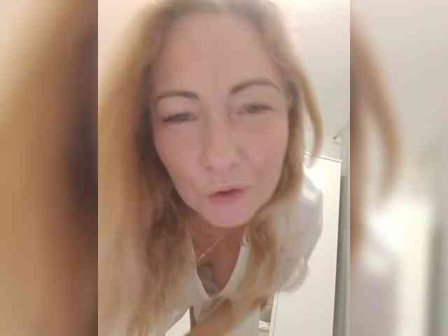 -Amelia--- webcam