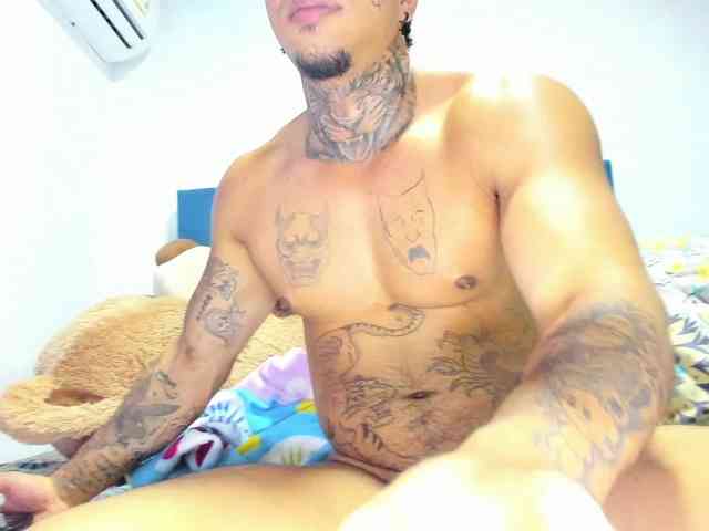 DamonyAlessia DamonyAlessia