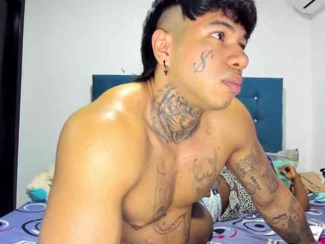 DamonyAlessia webcam