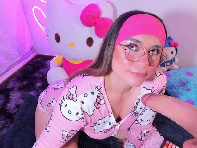 Belacurvyx's BongaCams show and profile