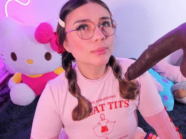 Belacurvyx's BongaCams show and profile