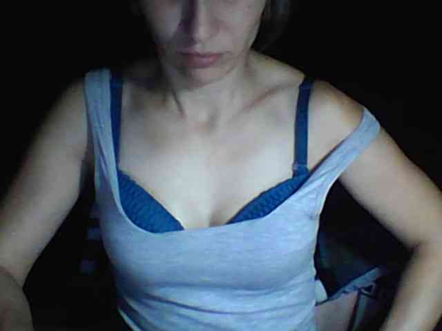BabyLove4432 webcam