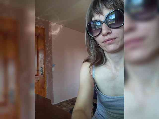 BabyLove4432 webcam