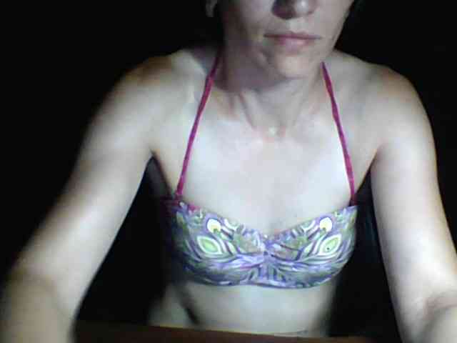 BabyLove4432 webcam