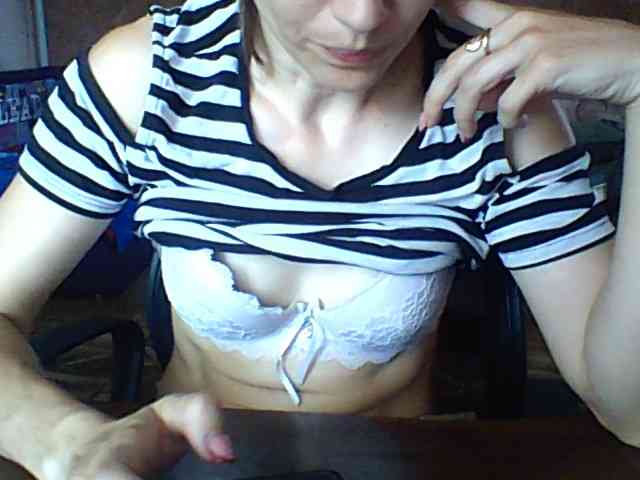 BabyLove4432 webcam