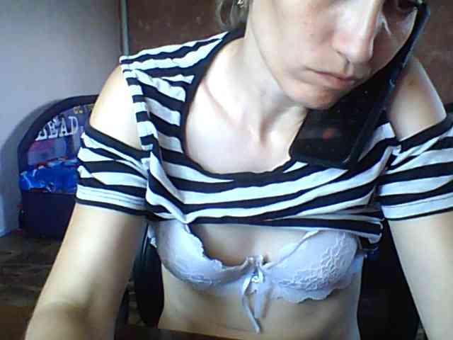 BabyLove4432 webcam