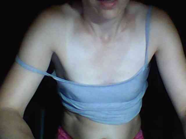 BabyLove4432 webcam