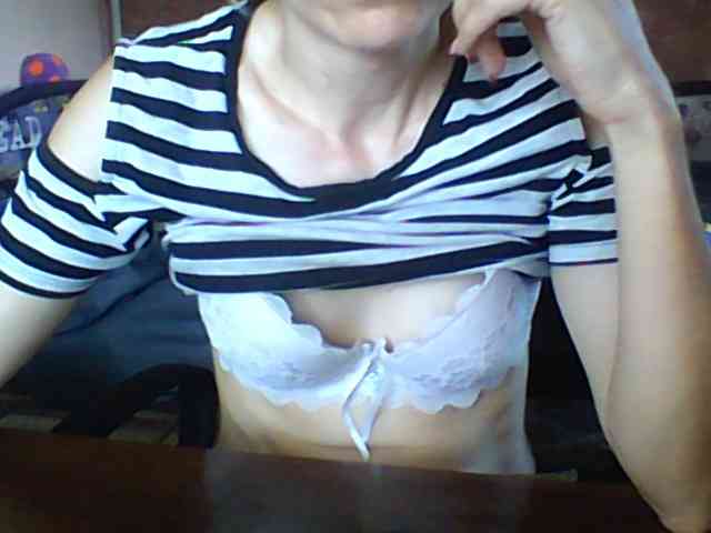 BabyLove4432 webcam