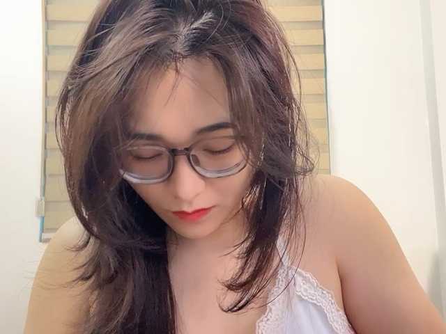 Selena295's BongaCams show and profile