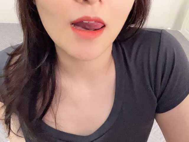 Selena295's BongaCams show and profile