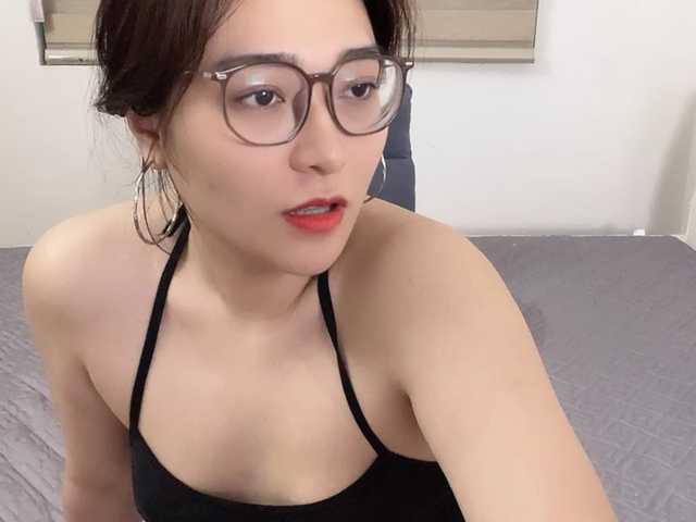 Selena295's BongaCams show and profile