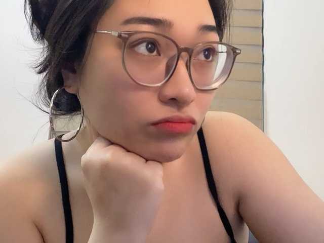 Selena295's BongaCams show and profile