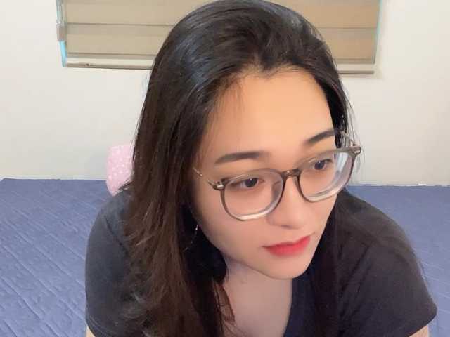 Selena295's BongaCams show and profile