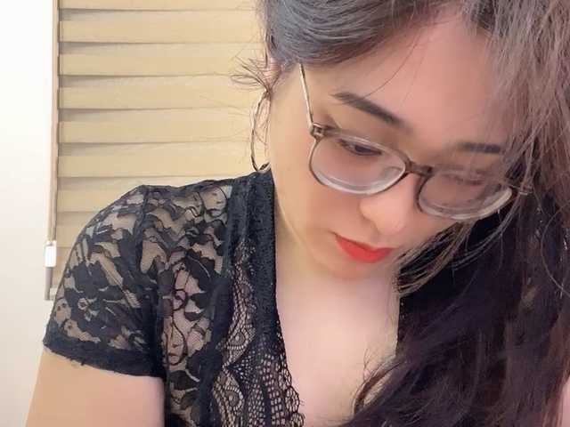 Selena295's BongaCams show and profile