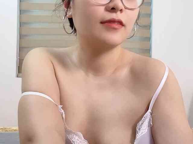 Selena295 webcam