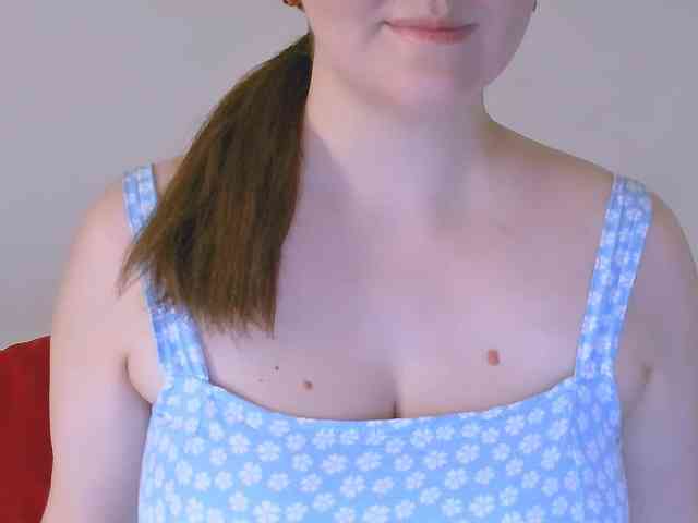 CurvyMasha webcam