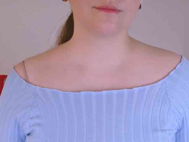 CurvyMasha webcam