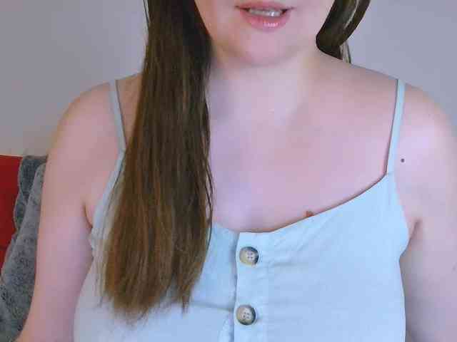 CurvyMasha webcam