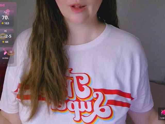 CurvyMasha webcam