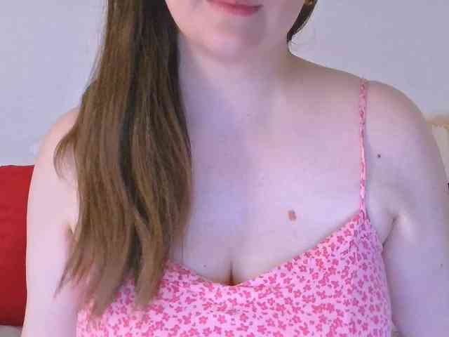 CurvyMasha webcam