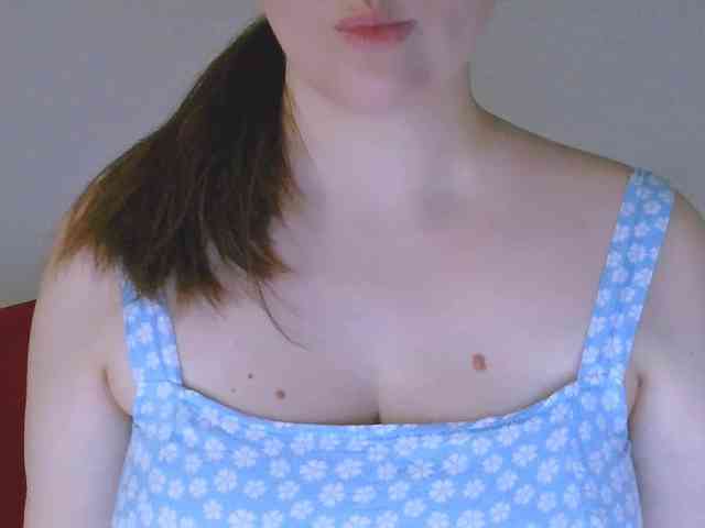 CurvyMasha webcam