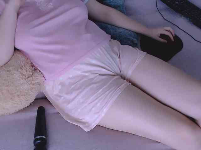 CurvyMasha webcam