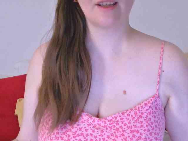 CurvyMasha webcam