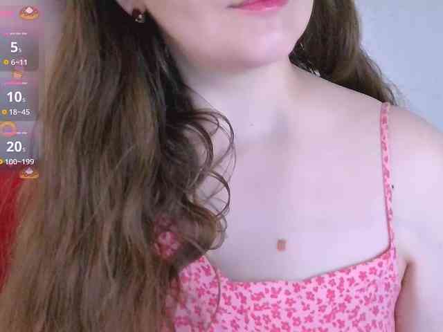CurvyMasha webcam