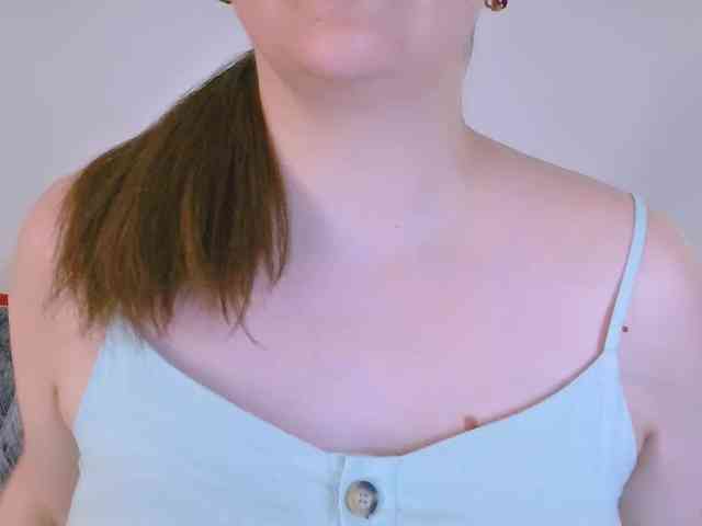 CurvyMasha webcam