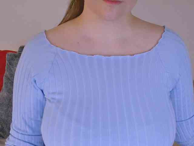 CurvyMasha webcam