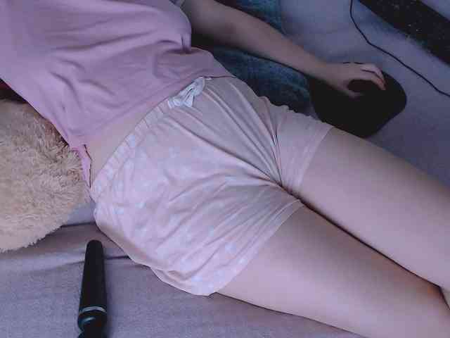 CurvyMasha webcam