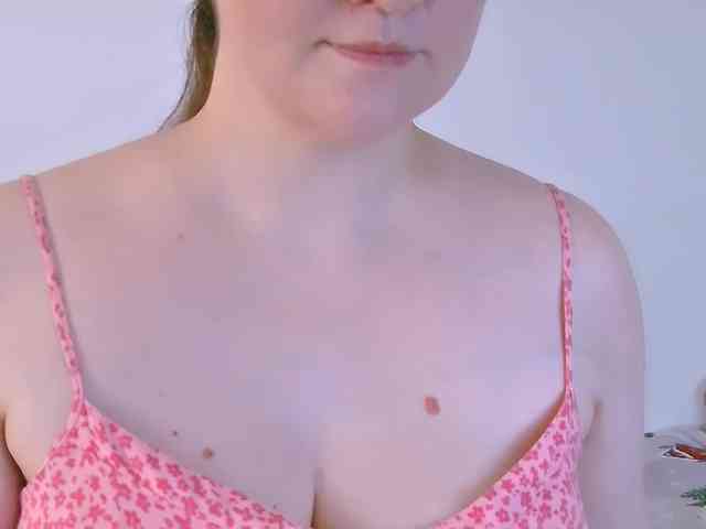 CurvyMasha webcam