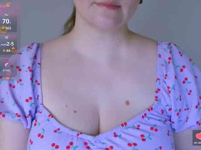 CurvyMasha webcam