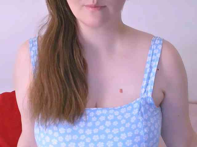 CurvyMasha webcam