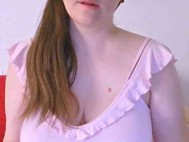 CurvyMasha webcam