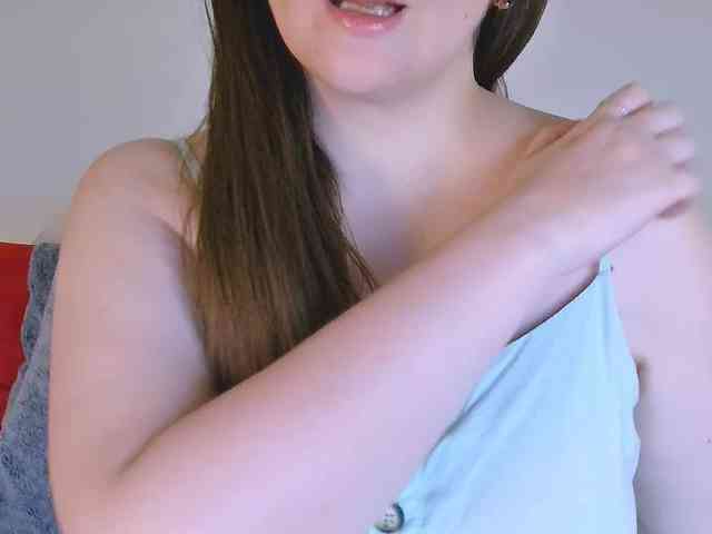 CurvyMasha webcam